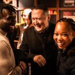 Fermin Muguruza Instagram - Atsekabe guztiak gorabehera, ezin izan digute irribarrea kendu / A pesar de todos los pesares, no nos han podido quitar la sonrisa / Malgré tous les regrets, ils n’ont pas réussi à nous enlever le sourire. Cinéma L'Atalante Bayonne- Etorkinekin Diakité. 📷 Mathieu Prat - m.prat_detaillant.en.pixels . @bidasoa_2018_2023 "BIDASOA 2018-2023" - Gaur / aujourd'hui / hoy Abenduak 3 décembre / diciembre -HENDAIA, Cinéma Les Variétés -LEIOA, Auditorium -ARAIA, Cine Andra Mari -ZUMAIA, Aita Mari -IGORRE, Lasarte Aretoa -OROZKO, Donibane Aretoa -AMURRIO, Amurrio Antzokia -ELGOIBAR, Herri Antzokia RACIST POLITICS KILL, NOT THE RIVER. #bidasoa20182023