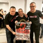 Fermin Muguruza Instagram - Amunt País València. Un cop més, uns dies inoblidables. Moltes gràcies Skaparrapid i Universitat de València – Rector Peset. Concert per a la història, i la projecció del documental BIDASOA 2018-2023 amb l'emoció a flor de pell. Fins aviat. Fins sempre. . BIDASOA 2018-2023 @bidasoa_2018_2023 Avui/gaur/hoy/Hoxe: . -Santiago de Compostela, Numax -Barcelona, Cinemes Girona -Donostia, Principe -Etxebarri Ibiña, Gorbeia zinemak -Viana, Las Cañas -Errenteria, Niessen -Azpeitia, Soreasu . #Bidasoa20182023 📷 1: Obrint Pas - Negu Gorriak - Dut 1995… 2023!!! País Valencià