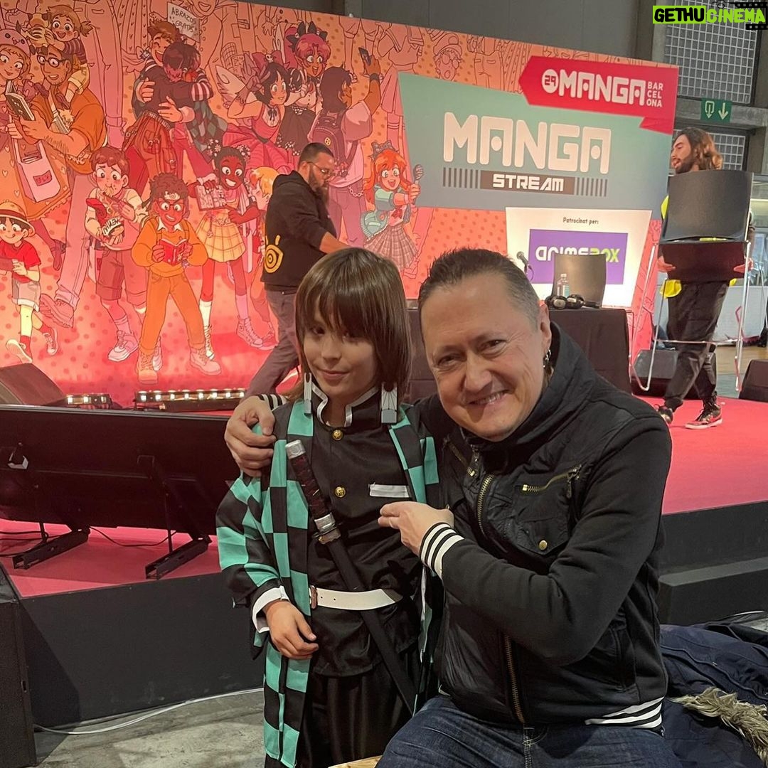 Fermin Muguruza Instagram - @manga.bcn Eskerrik asko @pujaalrobot ! Demà diumenge 11:30 Manga stream (P4) : xerrada: Japó i els bascos samurais. Fira Barcelona Gran Via