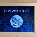 Finn Wolfhard Instagram - @fallontonight y’all!! An almost all-Canadian edition with @annefrances and the rest of these @schittscreek legends!! TONIGHT see a clip from @turningmovie too🕷@jimmyfallon