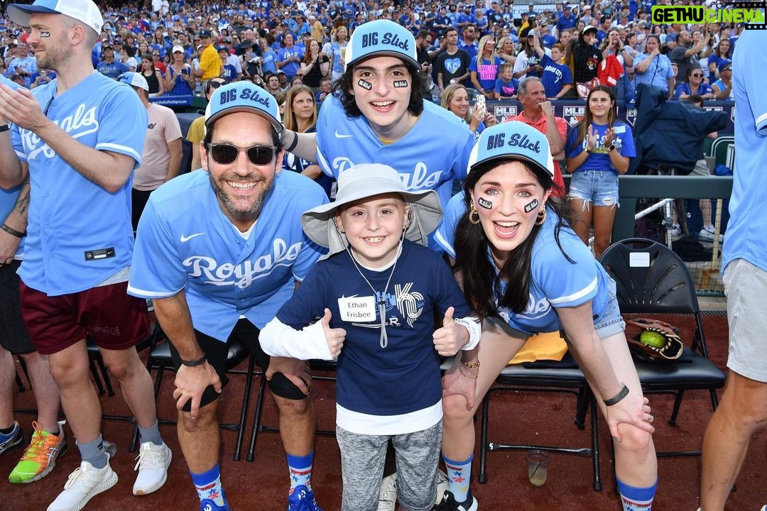 Finn Wolfhard Instagram - I got to be apart of this unforgettable weekend. @bigslickkc made $3,524,001 for @childrensmercy !!!