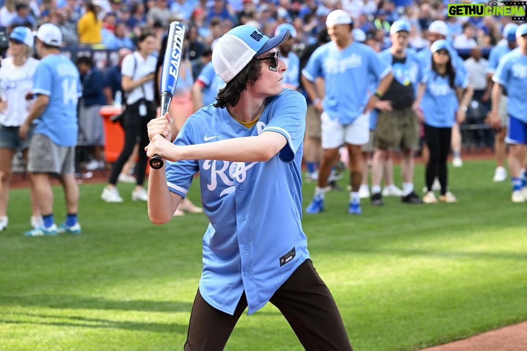 Finn Wolfhard Instagram - I got to be apart of this unforgettable weekend. @bigslickkc made $3,524,001 for @childrensmercy !!!