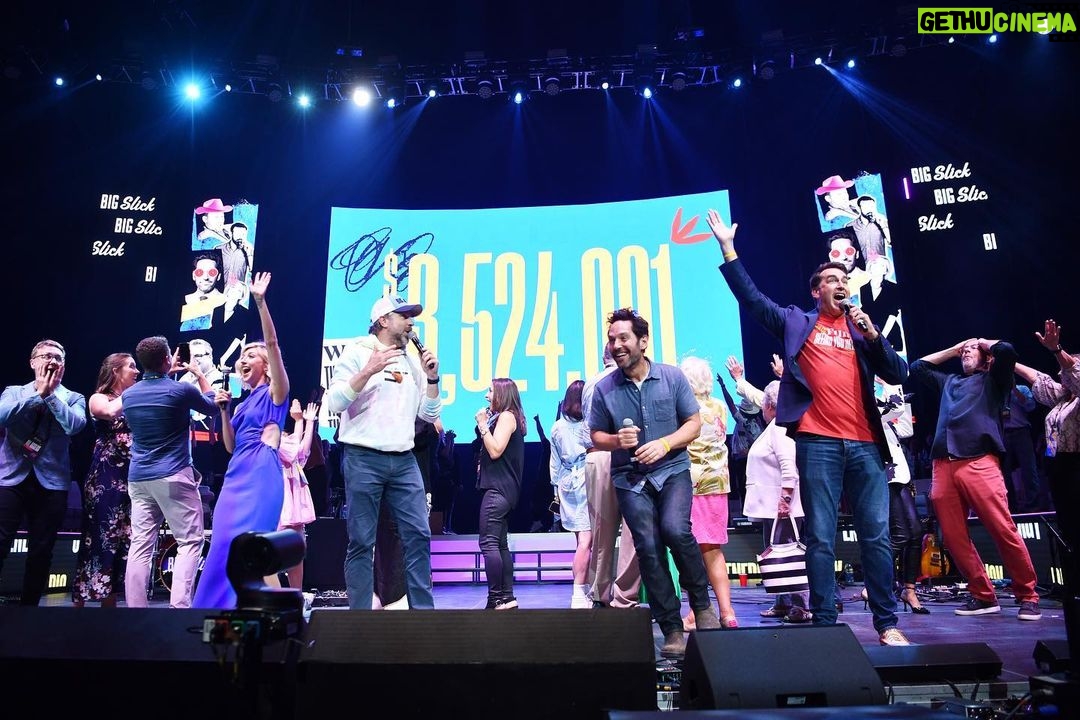 Finn Wolfhard Instagram - I got to be apart of this unforgettable weekend. @bigslickkc made $3,524,001 for @childrensmercy !!!