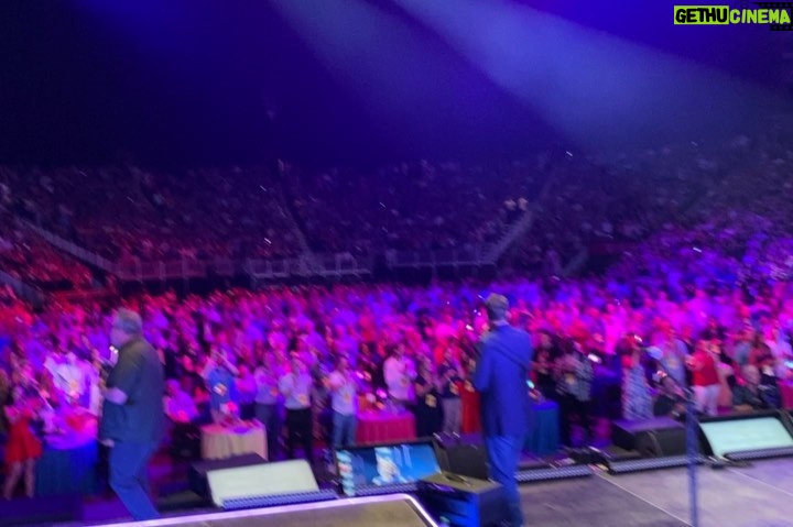 Finn Wolfhard Instagram - I got to be apart of this unforgettable weekend. @bigslickkc made $3,524,001 for @childrensmercy !!!