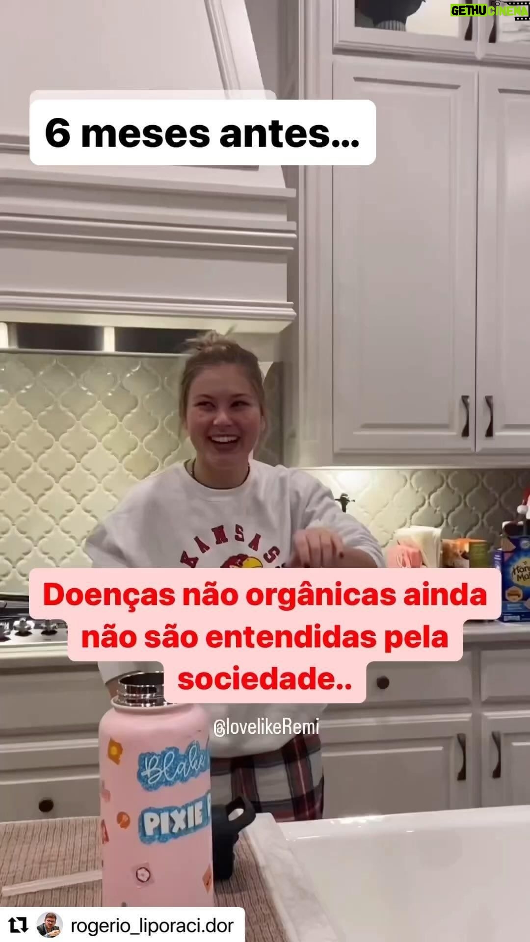 Franciely Freduzeski - 1.7K Likes - Esse vídeo mexeu com a minha cabeça por alguns dias.  Provavelmente pq eu trato a depressão já há algum tempo e já me vi sorrir quando tudo dentro de mim estava oco. A depressão é a solidão dentro de nós. Não só nos afasta das pessoas como de si mesmo. Perde-se a conexão de ter paz. Uma pessoa que sofre de depressão perde a paixão pelo seu trabalho, pelos seus amigos, família, filhos e sua própria vida não tem significado, não tem amor. O amor vai abandonando essa pessoa e o que fica é uma insignificância absurda. Todos nós sofremos, faz parte sofrer, ter tristezas, se sentir só . Nunca foi fácil SENTIR. Sentir não é uma decisão.  O depressivo não decide se sentir triste, melancólico e escolhe o sofrimento.  A depressão é uma ferrugem que enfraquece seus ossos, seu coração, seu pulmão, seus cabelos, seu corpo todo.  Nosso corpo vai enfraquecendo, leva-se um tempo até que a “ferrugem” se transforme em pó,em ruínas e entre em colapso.  A fotografia da depressão é a decadência. Tem uma rachadura imensa entre a alma e o corpo. As pessoas precisam entender que a depressão tem hormônios envolvidos, química, genética e não é falta de fé,parem de envolver religiosidade fazendo com que a pessoa se sinta mais castigada. Não é preguiça, não é covardia. Esse vídeo deixa bem claro que para acontecer o suicídio  leva-se um tempo de deterioração e isso pode ser evitado com diálogo sincero e aberto. Se vc não entende e continua a achar que é fraqueza te convido a ficar calado. Não julgue, não diga que essa pessoa não vai pro céu, isso é falta de misericórdia. Se vc não sabe o que fazer, só ouça. A depressão precisa ser levada a sério urgente porque ela se manifesta de diferentes formas e ela tem tratamento.