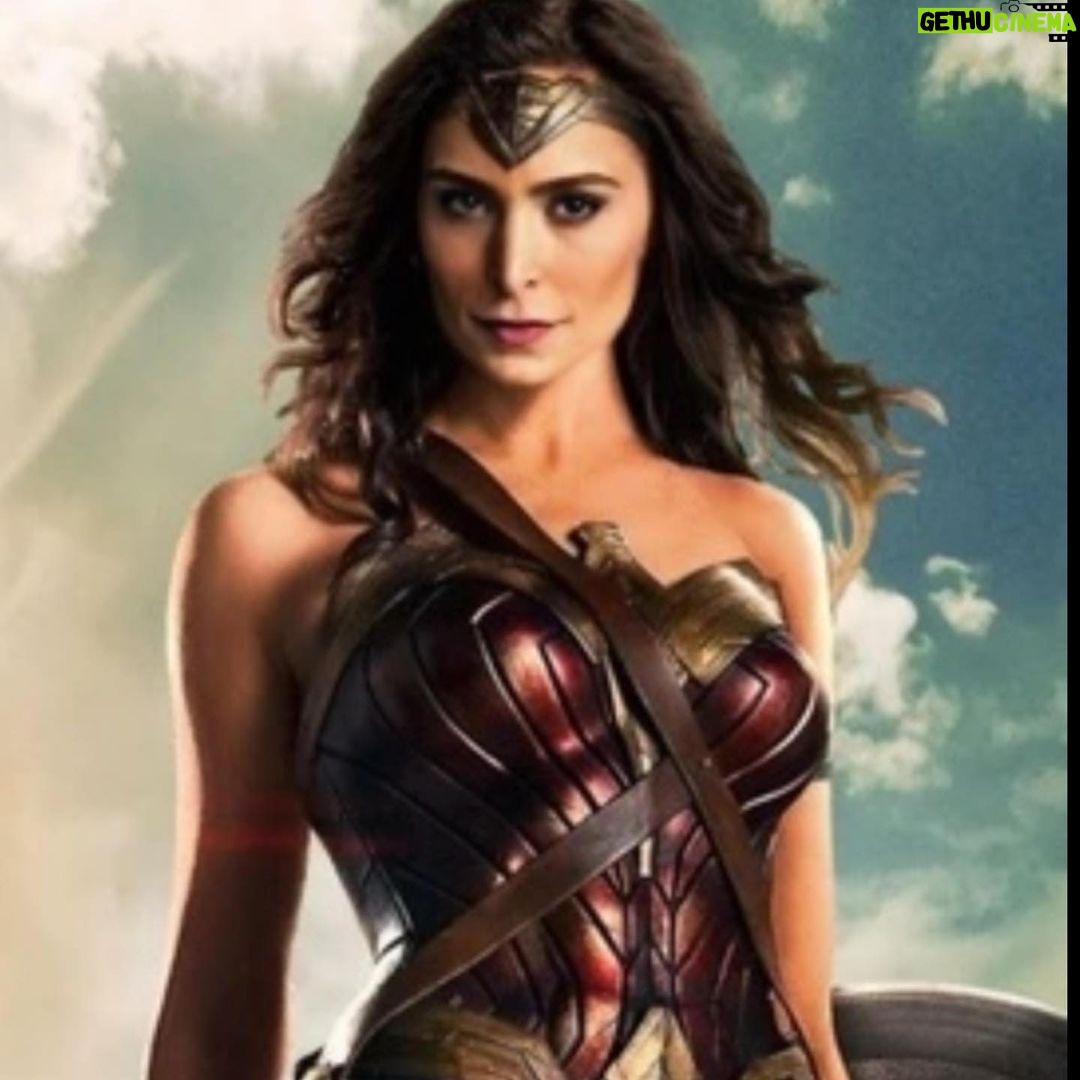 Franciely Freduzeski Instagram - Roteiro da vida …Siga em frente ! Obrigada @adanaraujo.44 por me ver do jeito que sou. 😅🤭❤️. #wonderwoman #mulhermaravilha