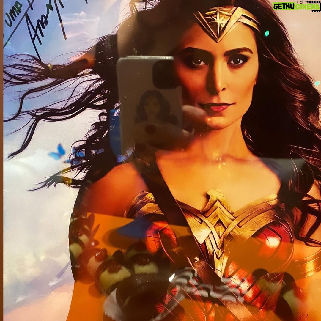 Franciely Freduzeski Instagram - Roteiro da vida …Siga em frente ! Obrigada @adanaraujo.44 por me ver do jeito que sou. 😅🤭❤️. #wonderwoman #mulhermaravilha