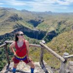 Franciely Freduzeski Instagram - A imensidão através da janela! O espetáculo da simplicidade e perfeição da natureza #mirantedajanela #vida #natureza #chapadadosveadeiros 🤸‍♂️🌻👏🏻❤️ Mirante Da Janela