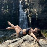 Franciely Freduzeski Instagram - A imensidão através da janela! O espetáculo da simplicidade e perfeição da natureza #mirantedajanela #vida #natureza #chapadadosveadeiros 🤸‍♂️🌻👏🏻❤️ Mirante Da Janela