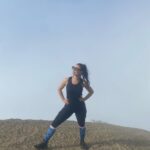 Franciely Freduzeski Instagram - Com a cabeça nas nuvens…. #whatalife #cura #fibromyalgia #atividadefisica 🦋✍🏻🫡🏃🏻‍♀️🏃🏻‍♂️🏃🏻👯‍♂️💃🏻🕺🏻 Morro Dois Irmãos
