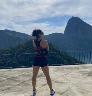 Franciely Freduzeski Instagram - Lembre-se do motivo de ter começado! #whatalife #amor #vida #cura #fibromialgia 🦾🦾💃🏻🕺🏻❤️