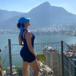Franciely Freduzeski Instagram - Parece fácil né?! Perfeito. Mas não é. Hj uma senhora de mais de 70 anos me disse:” jamais iria imaginar que vc com esse corpão, com esse rosto, elasticidade, com essa idade tem fibromialgia. Ninguém vê. Em mim da para ver que tenho problemas. Já tenho idade. Melhorei muito depois da atividade física, não conseguia levantar da cama, de tanta dor. Agora Vou lembrar de vc todos os dias.” Pois é… Nem tudo que reluz é ouro, cuidado ao pensar que a vida é fácil, fácil é julgar antes de saber ao certo o motivo pelo qual o brilho do sorriso se esconde. 🦋🙏🏻🦾#whatalife #fibromialgia #saúde #love #disciplina #fé ❤️❤️ Parque Da Catacumba - Lagoa