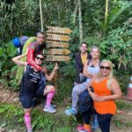 Franciely Freduzeski Instagram - “ Você não sabe o quanto eu caminhei Pra chegar até aqui Percorri milhas e milhas antes de dormir Eu nem cochilei Os mais belos montes escalei Nas noites escuras de frio chorei ei ei ei A vida ensina e o tempo traz o tom Pra nascer uma canção Com a fé o dia-a-dia encontro solução Encontro a solução…” mais uma #trilhaterapia Exausta, mas cheguei!! 🌻🏃🏻‍♀️🦾🦾 🏃🏻‍♀️🏃🏻‍♀️🌻🦋🦋🦋 parabéns para mim 👏🏻👏🏻👏🏻 Bico do Papagaio Floresta da Tijuca