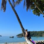 Franciely Freduzeski Instagram - A dor é fértil, é dela que brota a força ❤️👯‍♀️ #fibromialgia #whatalife #saude #dorcrônica #mudançadehábitos 🫵🏻🦾💪🦿👣👣👣👣#trilhas Ilha Grande - Angra Dos Reis, Brasil