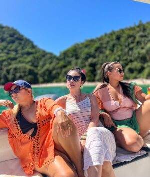 Franciely Freduzeski Instagram - A dor é fértil, é dela que brota a força ❤️👯‍♀️ #fibromialgia #whatalife #saude #dorcrônica #mudançadehábitos 🫵🏻🦾💪🦿👣👣👣👣#trilhas