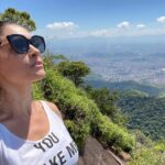Franciely Freduzeski Instagram - Difícil é não tentar nada. #whatalife #fibromialgia #fibromyalgia #natureza #paz #amor❤ #amigos #cura #riodejaneiro #trilhas #picodatijuca Pico da Tijuca