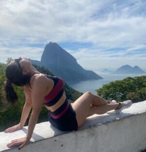 Franciely Freduzeski Instagram - Lembre-se do motivo de ter começado! #whatalife #amor #vida #cura #fibromialgia 🦾🦾💃🏻🕺🏻❤️