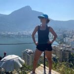 Franciely Freduzeski Instagram - Parece fácil né?! Perfeito. Mas não é. Hj uma senhora de mais de 70 anos me disse:” jamais iria imaginar que vc com esse corpão, com esse rosto, elasticidade, com essa idade tem fibromialgia. Ninguém vê. Em mim da para ver que tenho problemas. Já tenho idade. Melhorei muito depois da atividade física, não conseguia levantar da cama, de tanta dor. Agora Vou lembrar de vc todos os dias.” Pois é… Nem tudo que reluz é ouro, cuidado ao pensar que a vida é fácil, fácil é julgar antes de saber ao certo o motivo pelo qual o brilho do sorriso se esconde. 🦋🙏🏻🦾#whatalife #fibromialgia #saúde #love #disciplina #fé ❤️❤️ Parque Da Catacumba - Lagoa