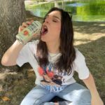 Francisco Soares Instagram - A tentar) ser sexy com a minha bandida - não há nada que mais ame do que pegar numa bandida e ir para um jardim apanhar sol, finalmente o VERÃO CHEGOU! 🥰🥰 #BandidaDoPomar #pub Sê responsável. Bebe com moderação.
