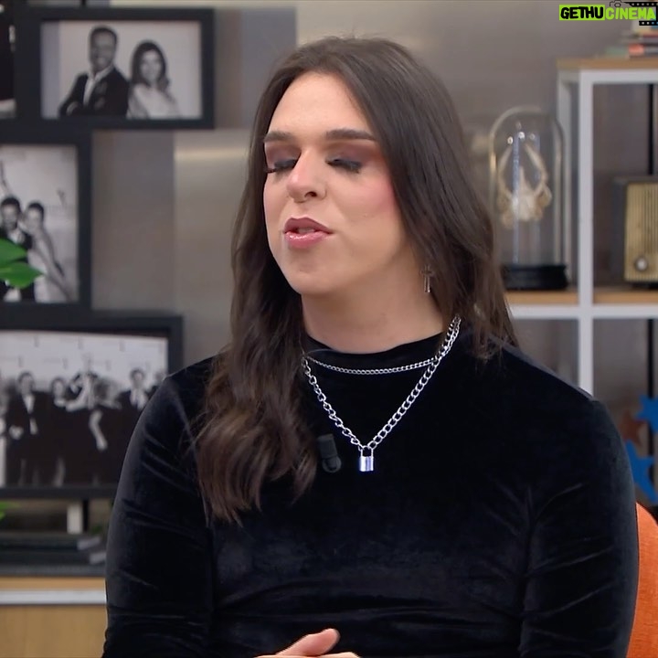 Francisco Soares Instagram - Esta manhã, no dia da luta contra a homofobia, transfobia e bifobia, o influencer Kiko is Hot partilhou connosco a sua experiência e também estivémos com Ana Aresta, presidente da ILGA. Afinal, quem não quer um mundo arco-íris? 🌈