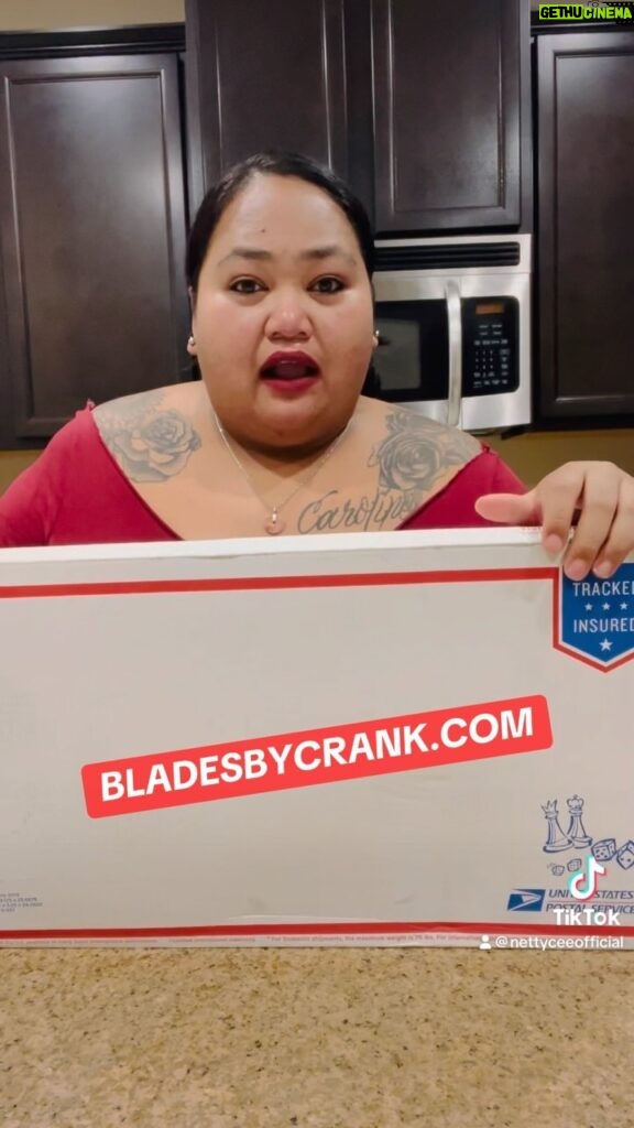 Frank Camacho Instagram - Shoutout to @frankthecrank !! 🙌🏽🇬🇺🇲🇵 Thank you so much, brother!! I can’t wait to put them to good use!! 🔥🔥🔥 BLADESBYCRANK.COM @bladesbycrank #nettycee #frankthecrank #bladesbycrank #crank #shinarp #knives #unboxing #saipan #guam #cnmi #marianas #themarianas California