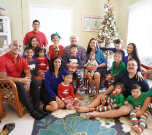 Frank Camacho Instagram - Hope y’all had a great one🤙🏽🎄 #merrychristmas #thecranks  #shaka #filushfam #guam