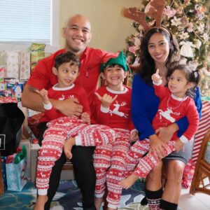 Frank Camacho Instagram - Hope y’all had a great one🤙🏽🎄 #merrychristmas #thecranks  #shaka #filushfam #guam