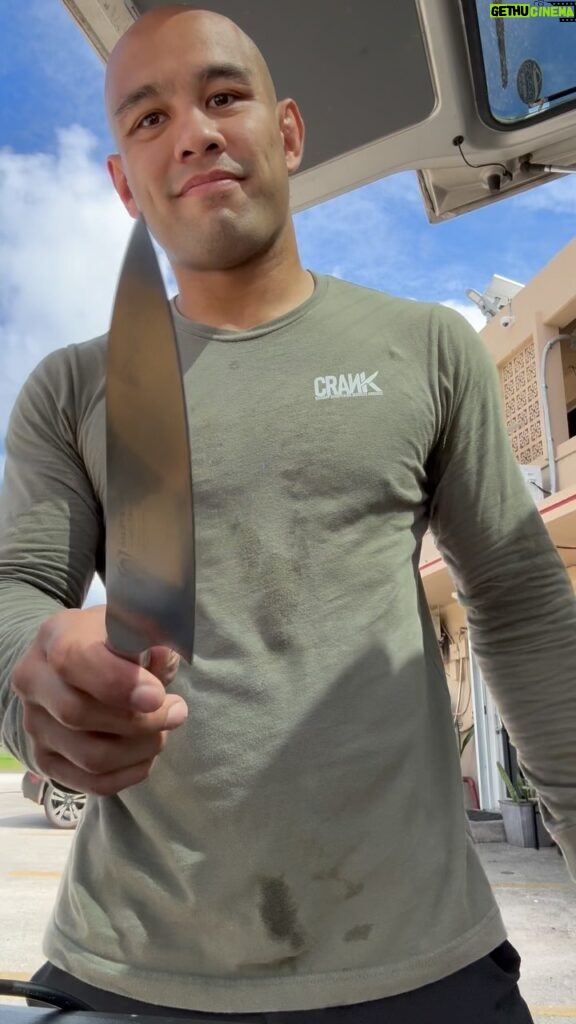 Frank Camacho Instagram - ⚡️Shinarp test at @mosasjoint 🔪 Si Yuus Maase Mosas for supporting another fellow small business and being a monthly knife subscription #knifesharpening #mosas #Guam #SHINARP Mosa's Joint Restaurant