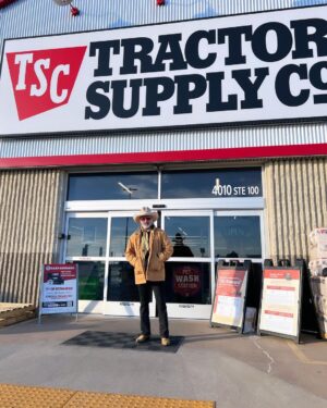 Frank Stallone Jr. Instagram - Nothing better than @tractorsupply . #enidok