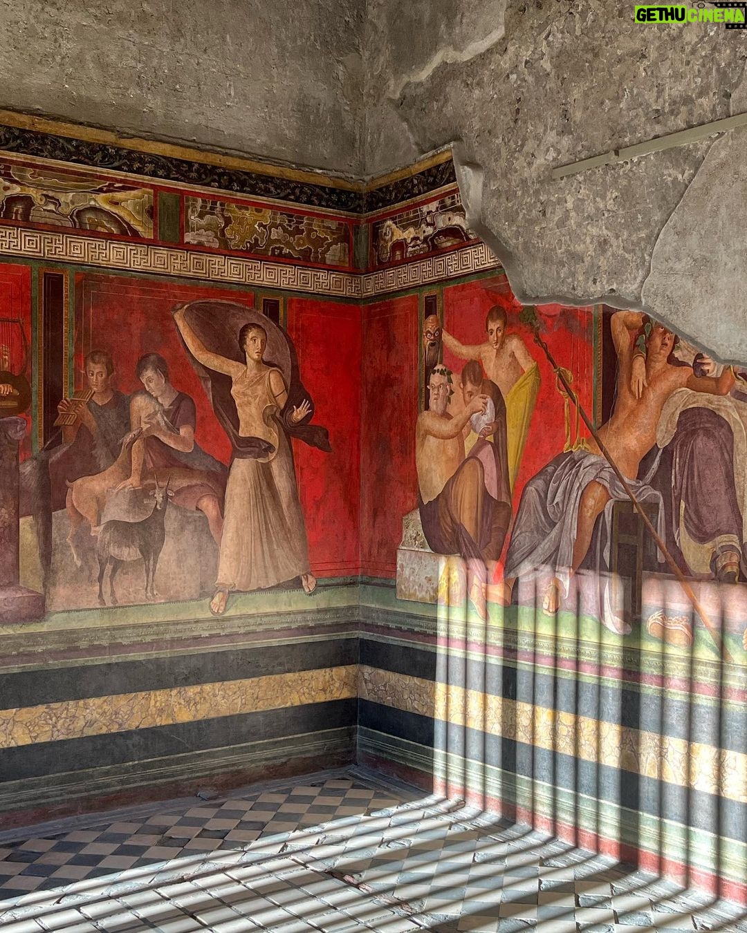Frida Gustavsson Instagram - vedi napoli e poi muori ~ villa dei misteri took my breath away ❤️