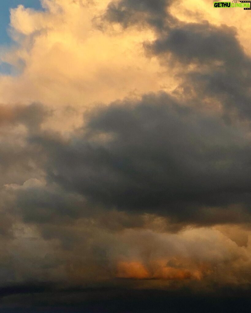 Frida Gustavsson Instagram - its like turner painted the sky