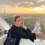 Frida Gustavsson Instagram - @chanelofficial 🖤 thank you chanel for a magical experience we will never forget - from the incredible show staged by the seine to seeing your master artisans creating the couture in the ateliers the days before. forever the epitome of parisian chic - merci et bisous 💄 by superstar @philippverheyen