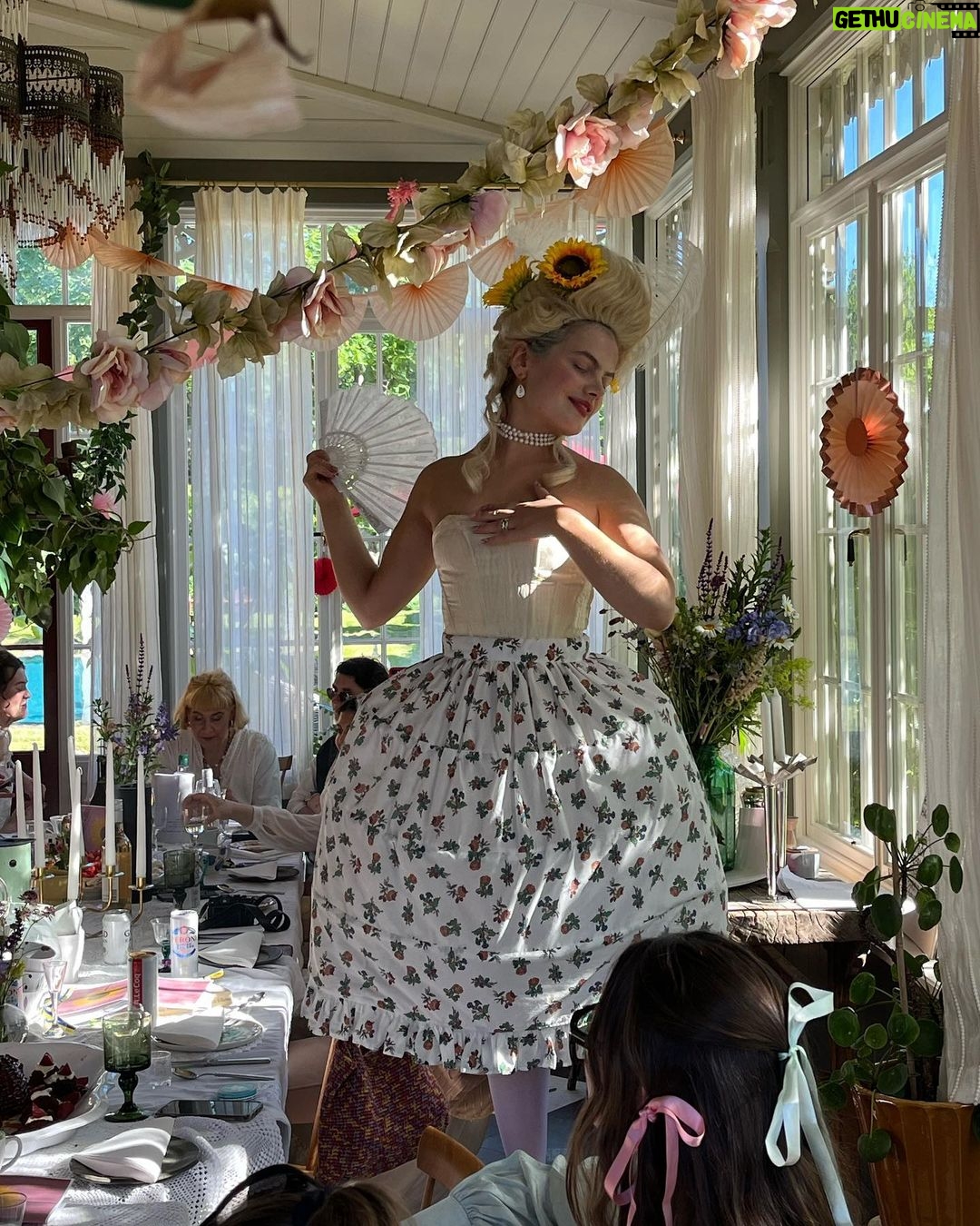 Frida Gustavsson Instagram - ✨fête champêtre✨ Midsommar