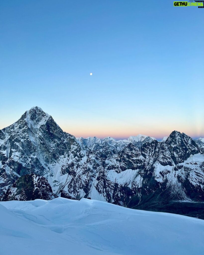 Frida Gustavsson Instagram - 05:38 and sunrise over the Himalayas at about 5700m/18.700feet. The first warmth of the sun peeking over Mount Everest, illuminating the most gorgeous and dramatic landscape streching as far as the eye can see. A quiet moment of stillness and reflection, one that I will never forget. Mother Earth is incredible 💙
