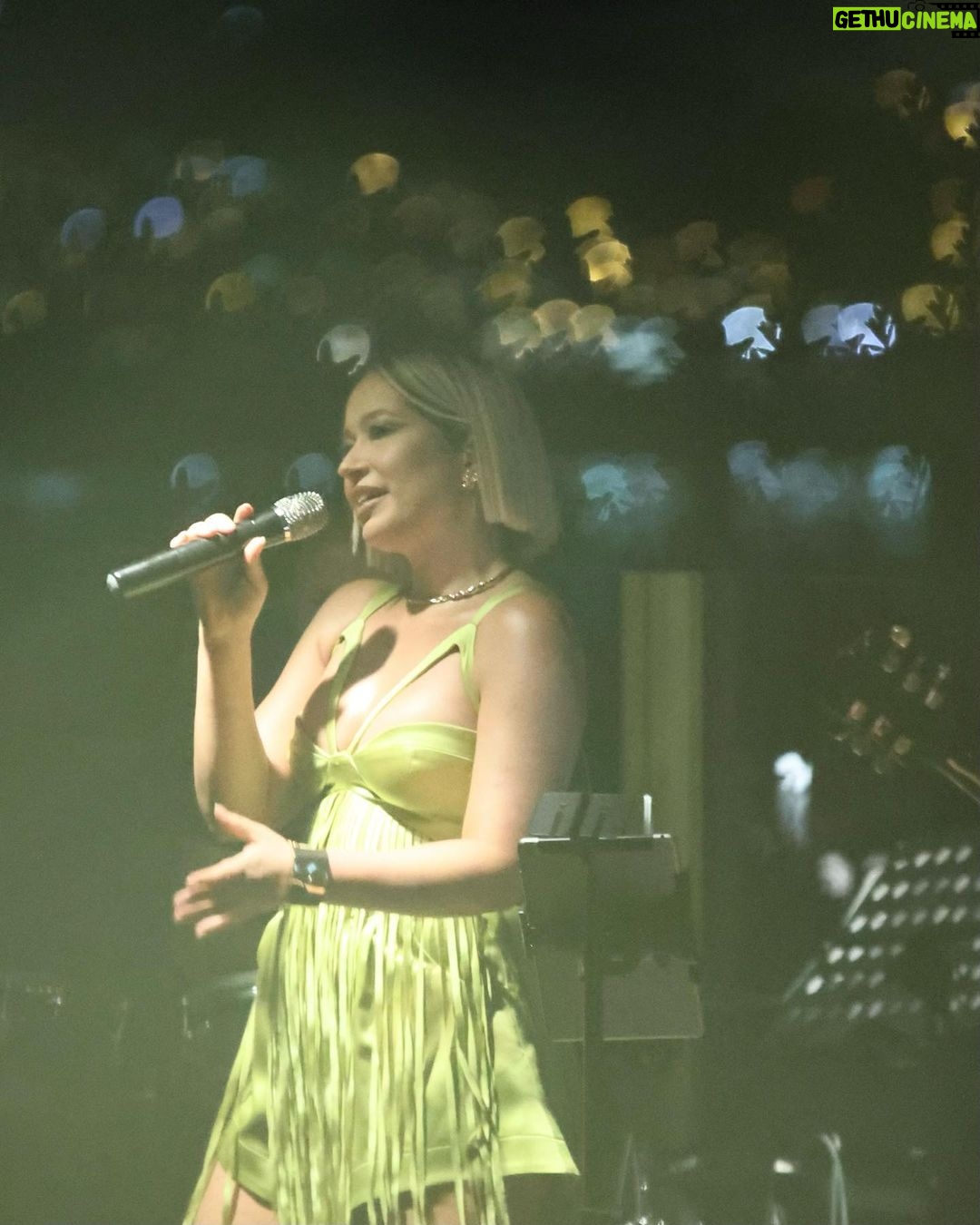 Gülçin Ergül Instagram - @sax.turkiye performansımızdan arda kalanlar… @sixsenseskocatasmansions @burcingezen