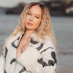 Gülçin Ergül Instagram - Haftaya “Gökyüzü Çağırdı Aşkı” isimli şarkımızı ilk kez sahnede söyleyeceğim. O güzel enerjinizle buluşmayı iple cekiyorum.