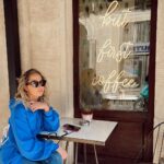 Gülçin Ergül Instagram - Reminder: Böyle güneşli günleri yaşayabildiğimiz bir iklimde yaşamanın keyfini çıkarın. ☀️Hayat çok kısa, çok değerli.