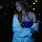 Gülçin Ergül Instagram - Kör eden aşkla şimdi görürüm… Photos: @muratjoker Styling: @jefirt Hair: @ersinkoose Mua: @royasarvari_beauty Designers: @basaklaofficial @eclectic_concept @seebe.istanbul Accessories: @lesbebesdesign