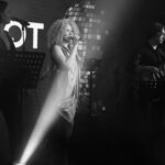 Gülçin Ergül Instagram – “70’s disco party” konseptli Hublot için özel hazırladığımız playlistimiz ile oldukça güzel bir gece geçirdik. ✌🏻Thanks for having us. Fotograflar: @burcingezen Styling: @seebe.istanbul @sanarangrazz dress: @lokalss Soho House Istanbul