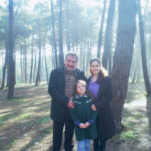 Güzin Alkan Instagram - @kardeslerim @atvturkiye heycanlıyız #television #türkiye #türkdizi #baba @cengiztangor #anne @aylinakpinarofficial #çocuklar #kardeşlerim #ngmmedia