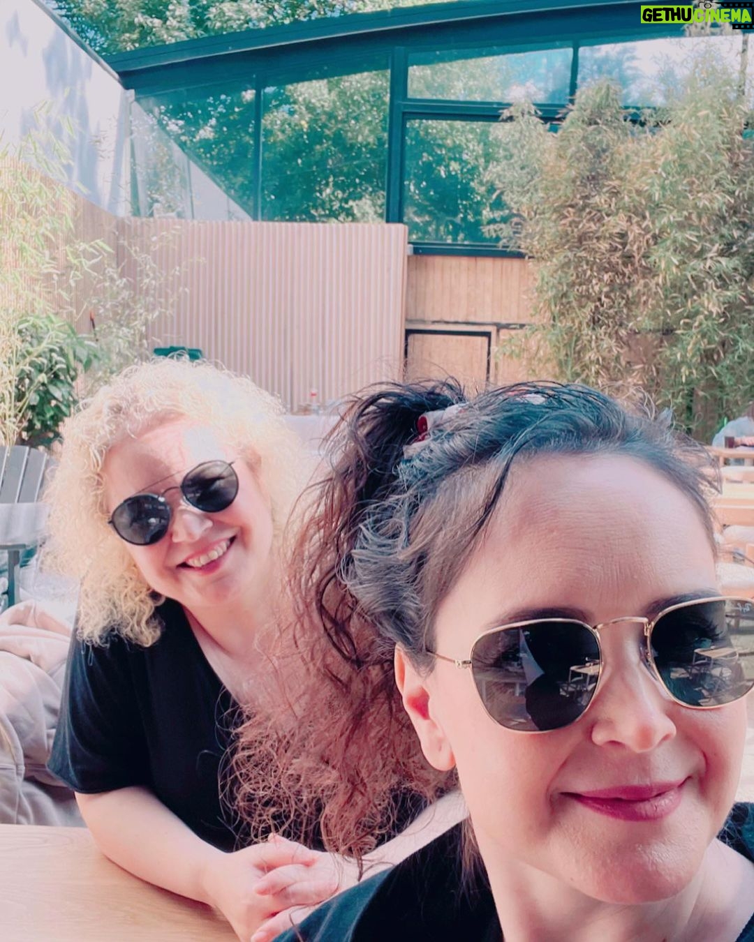 Güzin Alkan - 2.3K Likes - ☕️🧁🌞🧿🥰💖💖#istanbul #haziran #sohbet @gulsumalkanofficial