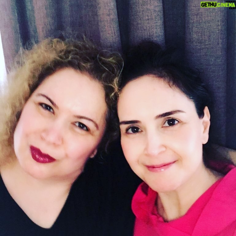 Güzin Alkan - 1.5K Likes - Yakın #tbt #instagram #yeniyıl #ocak #sevgi #mutluluk @gulsumalkanofficial ❤️