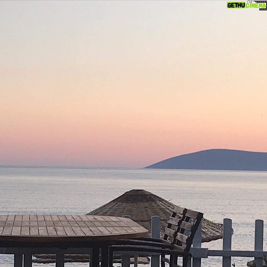GΓΌzin Alkan Instagram - #akarca #Δ°zmir #huzur #mutluluk #zaman #keyif ππππ³π¬ππ₯πππ#gΓΌnbatΔ±mΔ± @gulsumalkanofficial π£ππ½ββοΈππ½ββοΈπ€½ββοΈπ€½π»π§ββοΈπ§π» Izmir / Kordon Alsancak