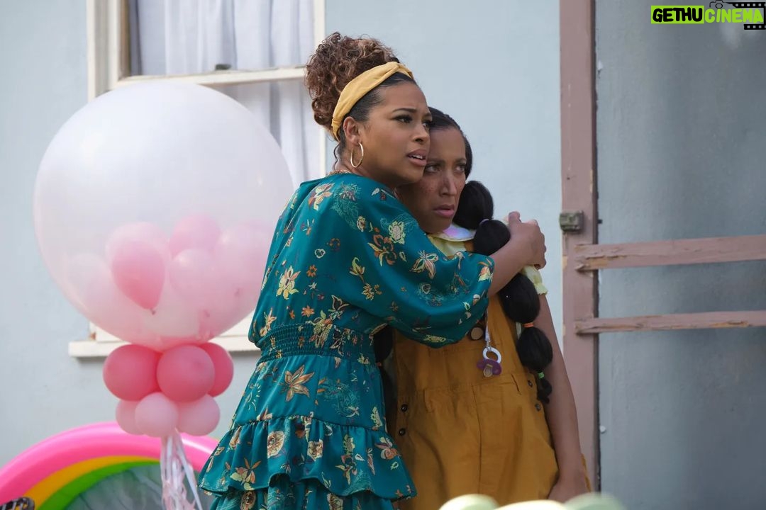 Gabrielle Dennis Instagram - 🗣🎙Calling to the stage @ashnb1 @skyetownsend @robinthede and all of the amazing guest stars for tonight's @ablackladysketchshow because there are only 2 episodes left and tonight is showtime! Don't miss out! @hbo @hbomax 11pm ET/8pm PT