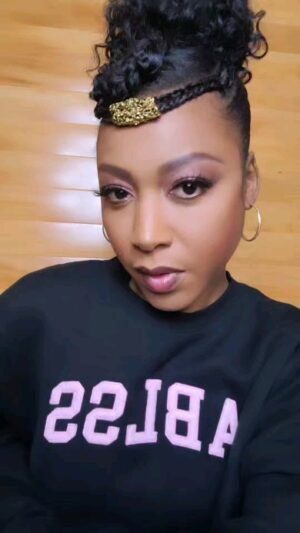 Gabrielle Dennis Instagram - IG Live! Let's go... FULL LIVE UP @sceneinblack

#aBlackLadySketchShow #HBO
#HBOMax #SceneInBlack

#Hair @hairbyashnicole 
#Makeup @lirpamakeup