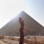 Gabrielle Marion Instagram - Si tu es claustrophobe, je te conseille de regarder mais pas entrer 𓂀 #egypt #gizeh #pyramid Pyramid,Giza,Egypt