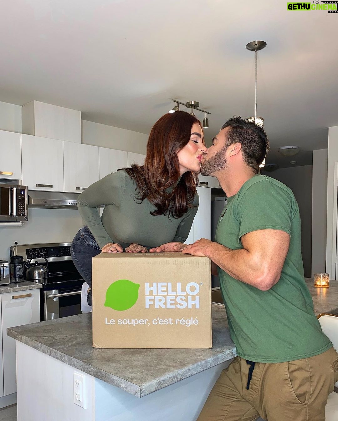 Gabrielle Marion Instagram - Notre cuisine jamais sans @hellofreshca_fr 💚 Avec mon code GABRIELLEFRESH tu peux recevoir jusqu’à 20 portions gratuites et la livraison gratuite sur ta première boite🥘 #pub Mirabel, Quebec