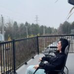 Gabrielle Marion Instagram - La première neige de l’année be like 🥲😭 Canada