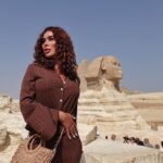Gabrielle Marion Instagram - Si tu es claustrophobe, je te conseille de regarder mais pas entrer 𓂀 #egypt #gizeh #pyramid Pyramid,Giza,Egypt
