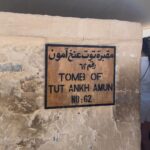 Gabrielle Marion Instagram - Recap de ma première journée de touriste🤠; Première immersion en Égypte antique. Visiter les trésors de Luxor, prendre connaissance des légendes, se laisser envoûter par l’architecture des temples tout en admirant les vestiges de ceux-ci. 🇪🇬⚱️🛕 #egypt #luxor Luxor City, Egypt